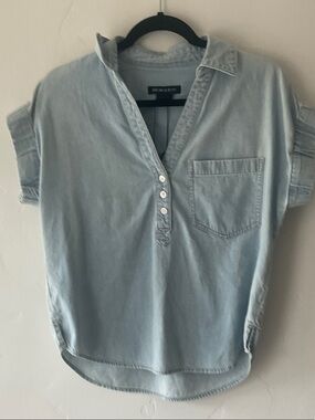 Veronica Beard Pale Blue Short Sleeve Chambray Button Shirt